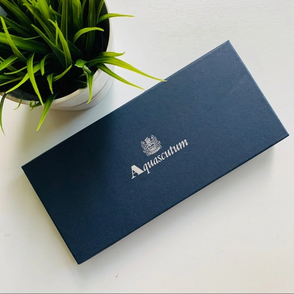 AQUASCUTUM London 6% Real Gold 94% Silk Blue Floral Mens Necktie Neck Tie NEW